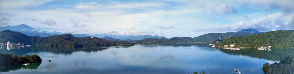 從承億文旅方山水套房往外看的湖景